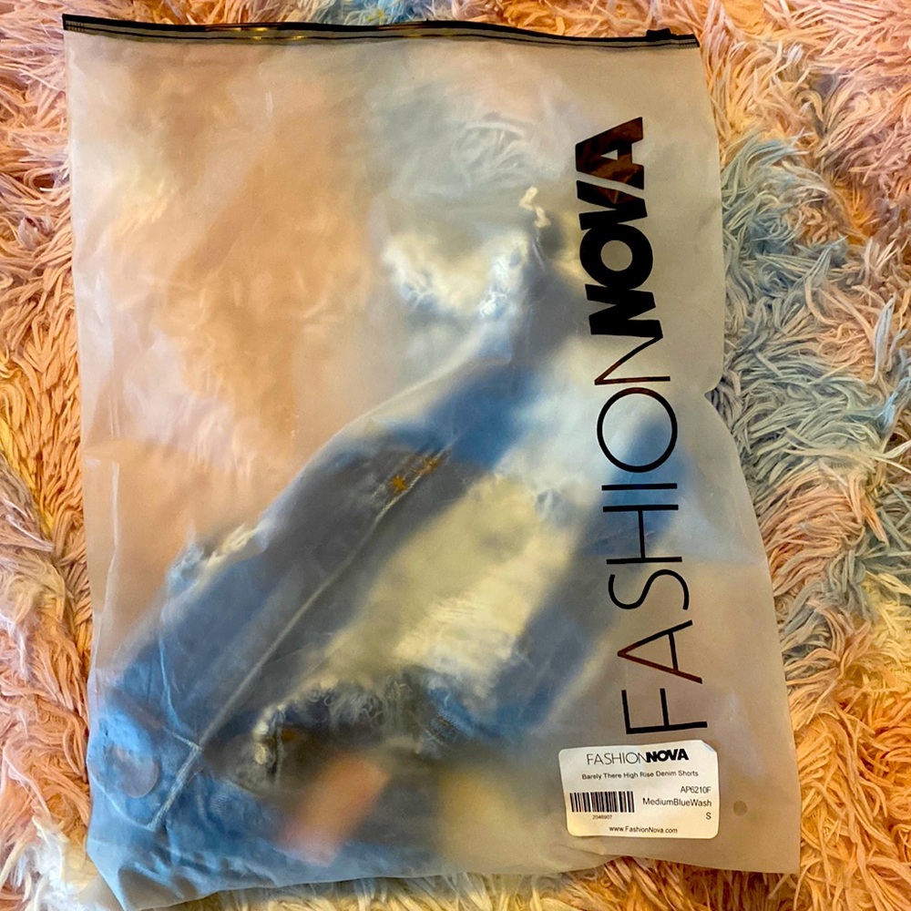 Fashion nova barely there high rise denim shorts
